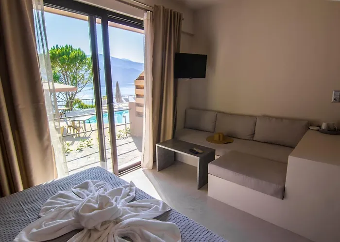 V Boutique ליקסורי